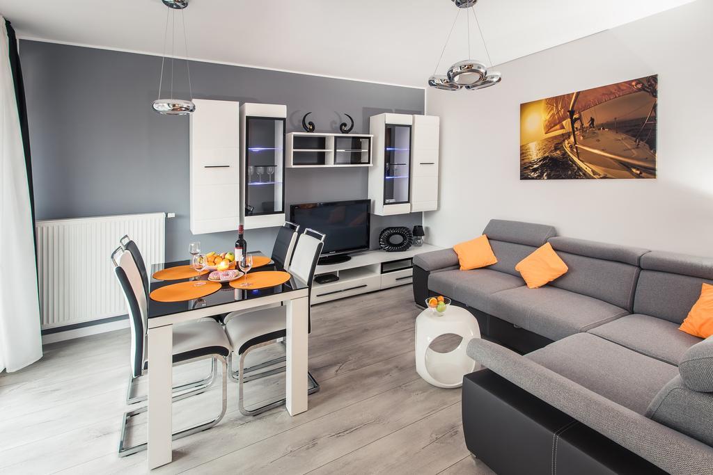 Holidays Home Apartamenty Chmielna Gdansk Bagian luar foto