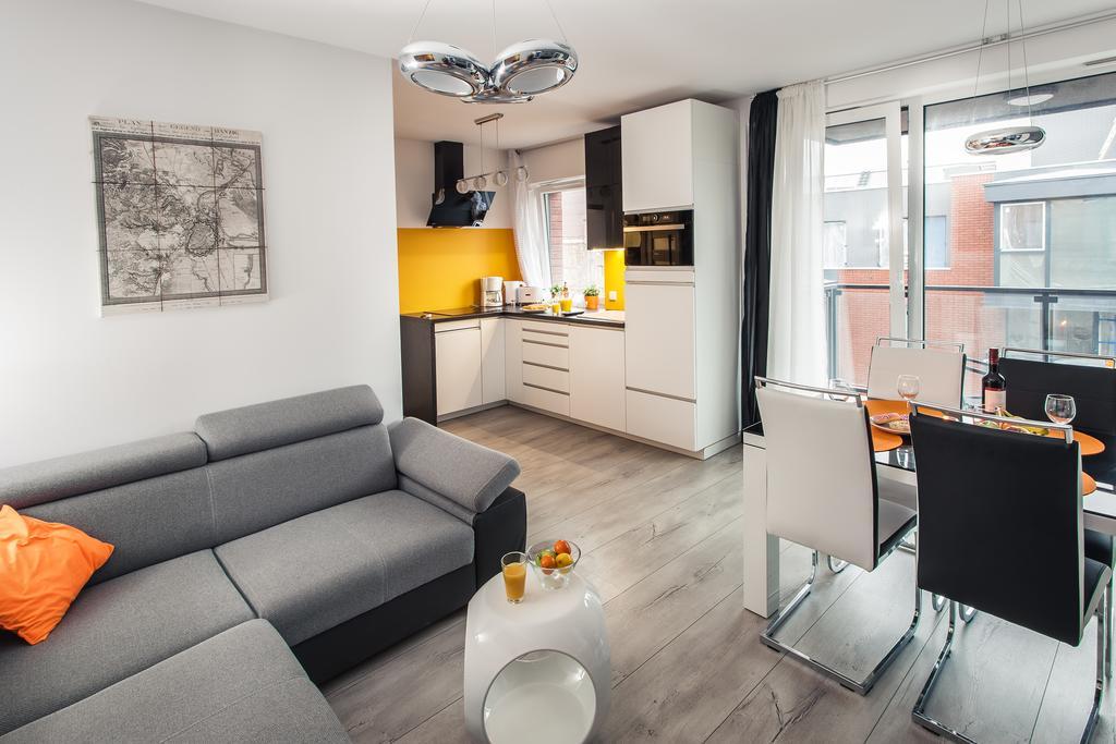 Holidays Home Apartamenty Chmielna Gdansk Bagian luar foto